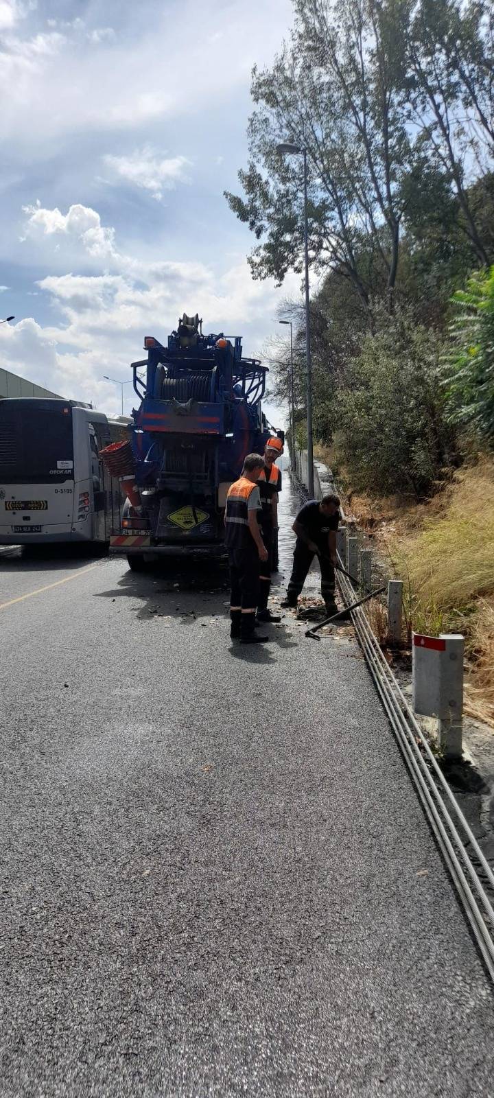 Kuvvetli yağış İstanbul'u vurdu, İBB görüntüleri paylaştı 12